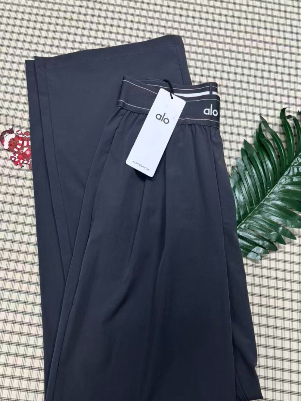 🌼Alo Yoga Suit Up Trouser Dark Grey Regular (30" Inseam)🖤 - Picture 2 of 11